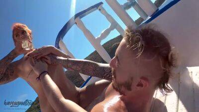 Transando No Barco Em Publico 5 Min - Dread Hot - hclips.com