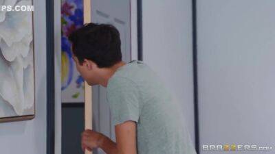 Lady Of Vast-end Demands A Massage! - hclips.com