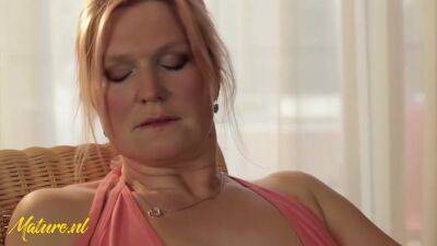 Natural Mature Housewife Playing With Her Pussy & Tits - hclips.com