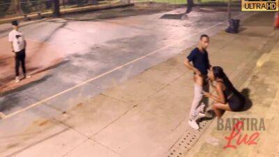 Mais Uma Vez Liberando Geral Na Praca Do Sexo 5 Min - upornia.com