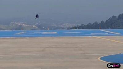 Peguei O Piloto Do Helicoptero Depois Do Voo - Www Com.br 5 Min - Deny Barbie - hclips.com