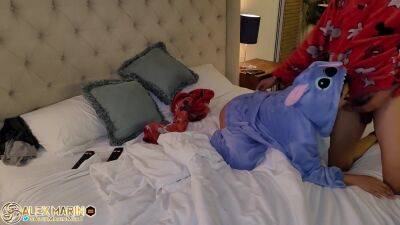 Mi Hermanastra Se Queda En Casa - hclips.com