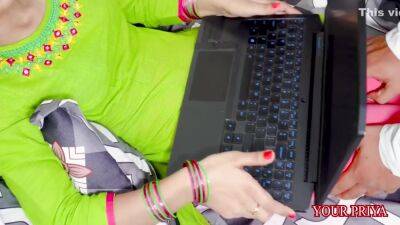 Priya को Seduce करके Pाँड़ की जबर्दस्त चुदाई की ही थी के Priya के Periods आ Pये। साफ़ हिंदी आवाज़ में 13 Min - upornia.com - India