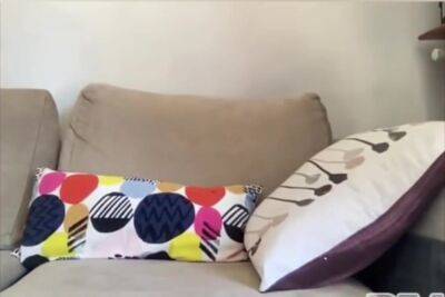 Giovane Italiana Si Diverte Con Bocca - Stella - hclips.com