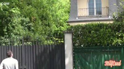 Ambre Baise Avec Deux Mecs Dans Le Dos De Son Mari 15 Min - hclips.com