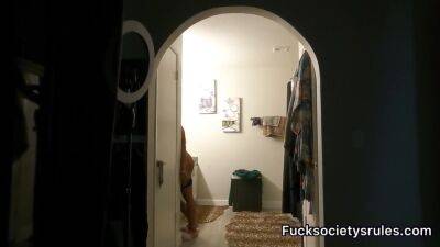 Sucking On That Ass Hole - hclips.com