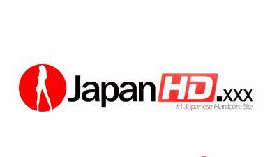 Japanese harlot fucking a big dildo - drtuber.com - Japan