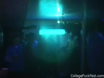 Amateur Coed Sucks On Hard Dick - upornia.com