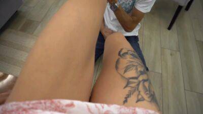 Cleaning Sweaty Feet - hclips.com