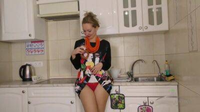 Roxy Toys - upornia.com