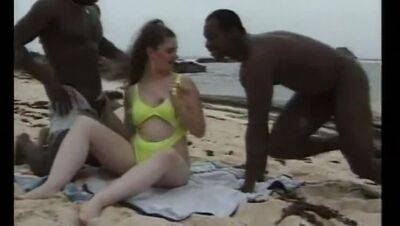 Teen In The Caribbean, Get's DP On The Beach By 2 BBC - veryfreeporn.com