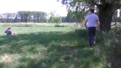 Liz Speelt In De Volle Zon - Vurigvlaanderen-meiden - hclips.com