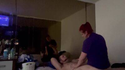 Tinder Slut Sucks A Mean Dick - hclips.com