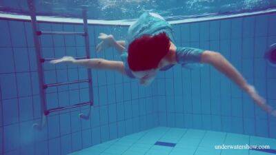 Sexy Tight Teen Marusia Swims Naked Underwater - hclips.com