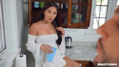 Abella Danger - Abella Danger - Handyman Facefucks Slutty Latina - hclips.com