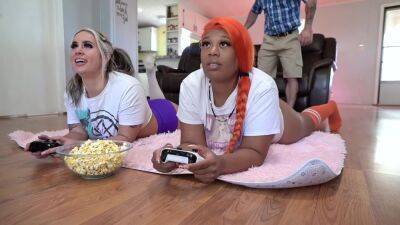 Shanice Luv - Misty And Gamer Girls Ignore Dad 1080p - upornia.com