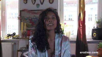 Sexy Columbian Babe Masturbates In The Afternoon Sun - upornia.com