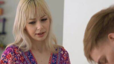 Mommy Fucks Her Son To Teach Him About Sex - upornia.com