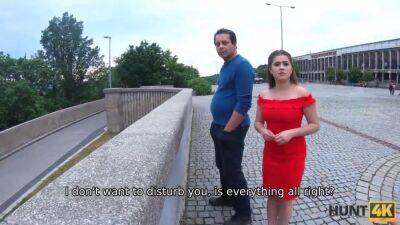 Hunter offers money for dirty sex with girl - sexu.com