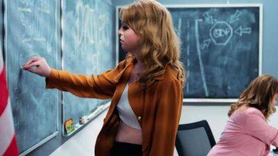 Whitney Wright - Whitney Wright takes a hard pussy pounding from Erica Cherry - drtvid.com