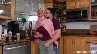 Christmas Eve - Finally Fuck My Hijab Girlfriend During Christmas Eve - upornia.com