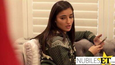 Britney Amber - Emily Willis - "Spreading Holiday Cheer Across Their Faces" Jizzwold XXXmas Vacation Fuck - porntry.com