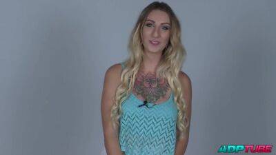 Liz Rainbow - Yuno Love, Liz Rainbow And L A S - Y Comecono - upornia.com