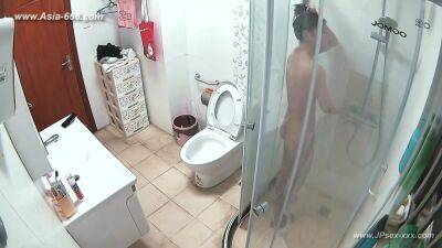 Hackers use the camera to remote monitoring of a lover's home life.568 - hclips.com