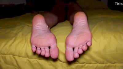 First Footjob: Cum On Feet - upornia.com