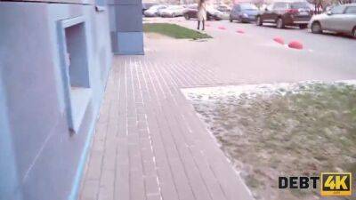 Roxy Lips - Lovely girl Roxy Lips buies new expensive clothes - sexu.com