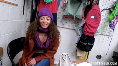 Amber Summer In The Happy Holidays Thief - upornia.com