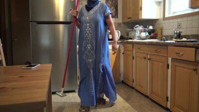 Arab Cleaning Maid Forgot To Clean Something Important - hclips.com