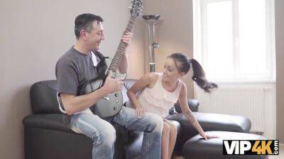 Tina - Slender Tina Walker likes to have sex with experienced man - sexu.com