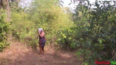 She Didnt Know That Someone Is Hiding To Fucked Her In The Bush 6 Min - upornia.com