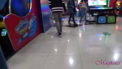 Ricas Nalguitas En Jeans - voyeurhit.com