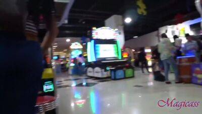 Ricas Nalguitas En Jeans - voyeurhit.com