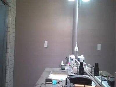 shauna meridian drys off nice tits - voyeurhit.com