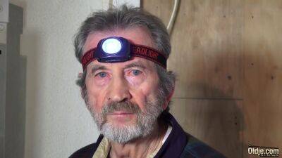 Loren Minardi - Young Priorities, Old Trade With Loren Minardi - upornia.com