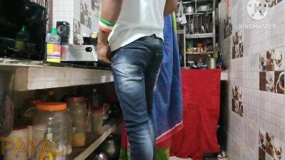 Moti Aunty Ghar Ko Bula Kar Chudai Kiya Kitchen Me - upornia.com - India