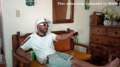 Me Follo A Mi Padrastro Por Dinero Y Mi Amiga Se Nos Une - upornia.com