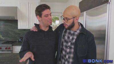 Kinky Bi Dude Pounding Babe - upornia.com