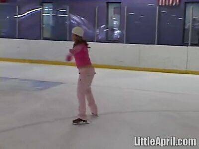 Solo teen fingering her tight pussy - txxx.com