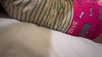 Hijastra Entra Al Cuarto De Su Padrasto Y El Se Enoja Con Ella, Asi Que A Nalgadas Le Ensena A Respetarlo Dialogos En Espanol 6 Min - upornia.com - Spain