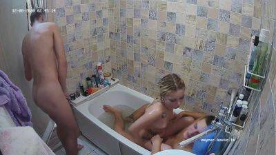 Amateur Teens Threesome - upornia.com