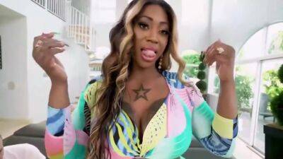 Thats A Huge Booty - upornia.com