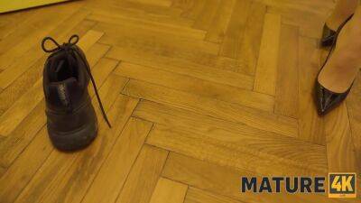 Daisy Deseo - Smoking And Soaking 11 Min - upornia.com - Czech Republic