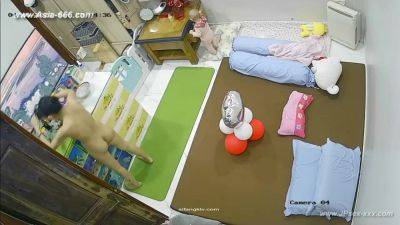 Hackers use the camera to remote monitoring of a lover's home life.595 - txxx.com - China