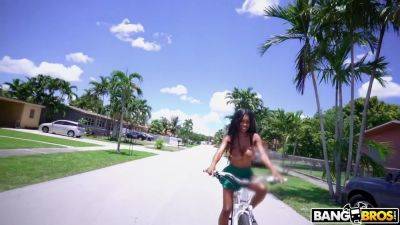 Amazing Boobs Covered In Oil - Jordy Love And Brown Bunnies - upornia.com