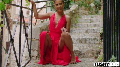 Anal-loving Apolonia Ditches Bf For Modelling Career - upornia.com