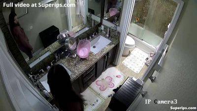 Ipcam American Girls Daily Routine In The Bathroom - hclips.com - Usa